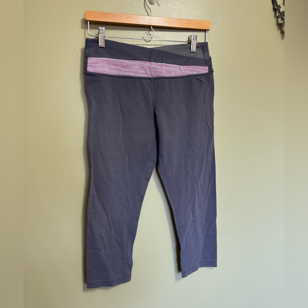 Lululemon Cropped Grey‎ Leggings, Size 8